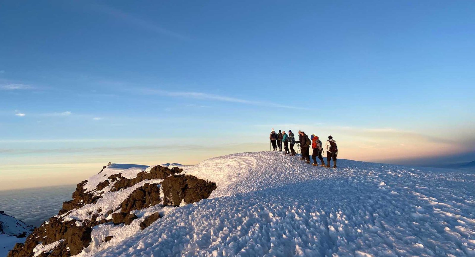 a-snowy-summit-sunrise-kandoo-3332