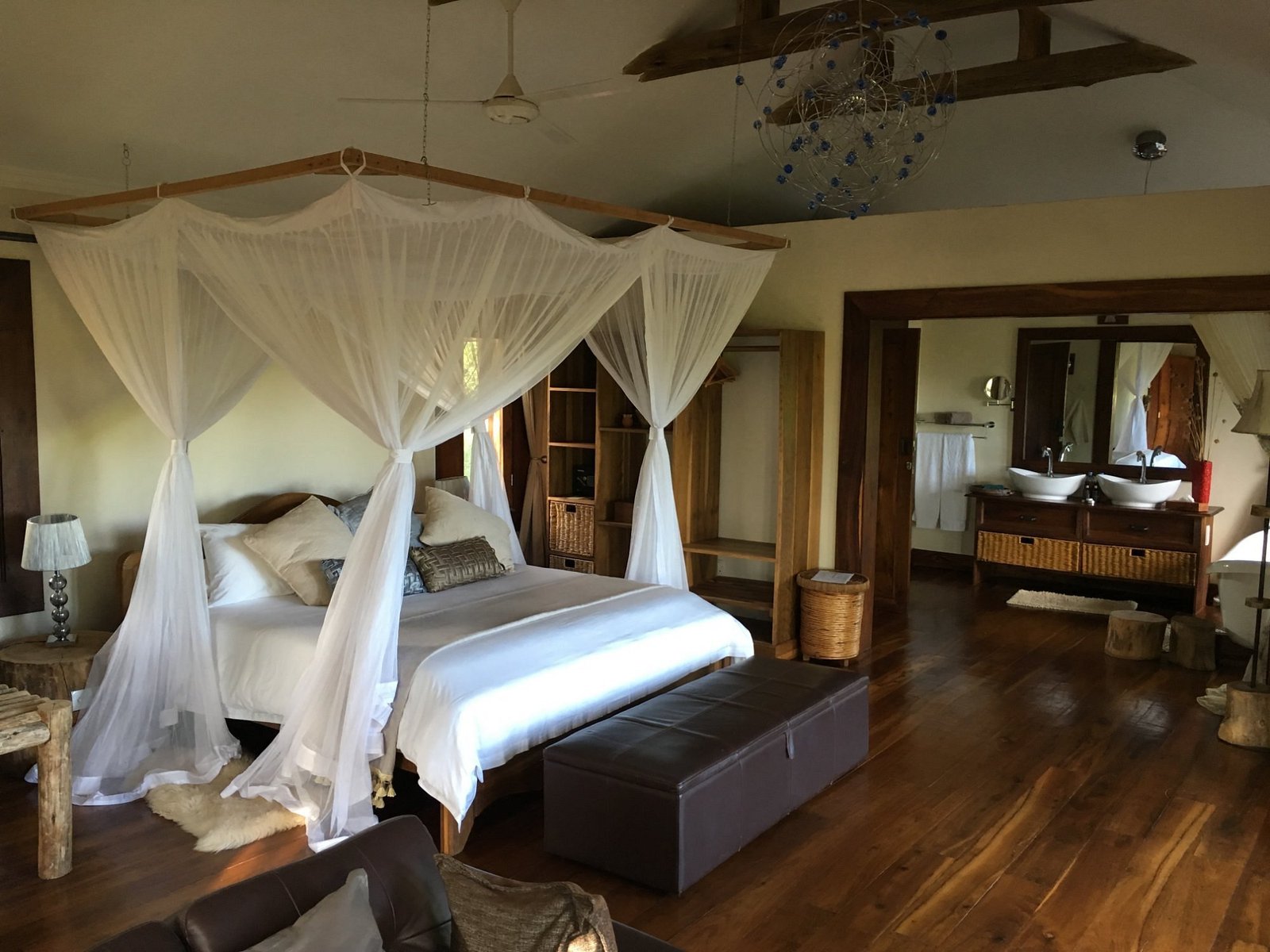 room-1-entrance