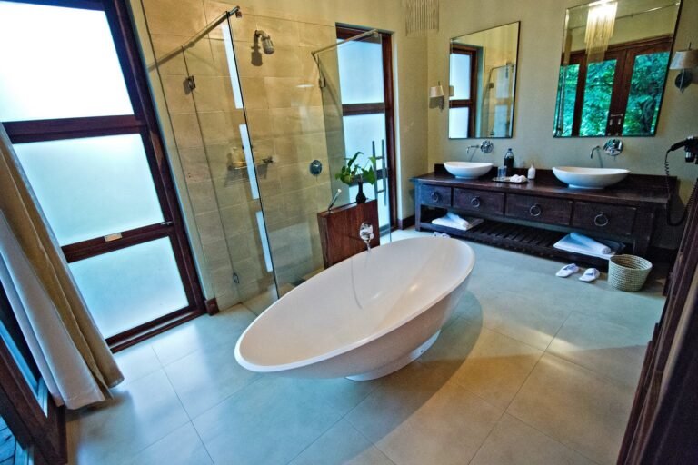 the-egg-shaped-bath